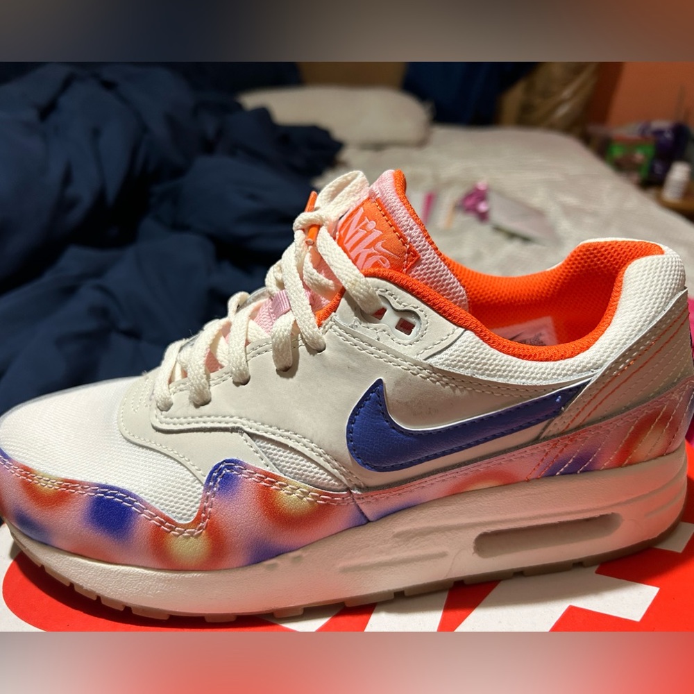 Nike Air Max size 8.5 (womens) - Picture 3 of 3